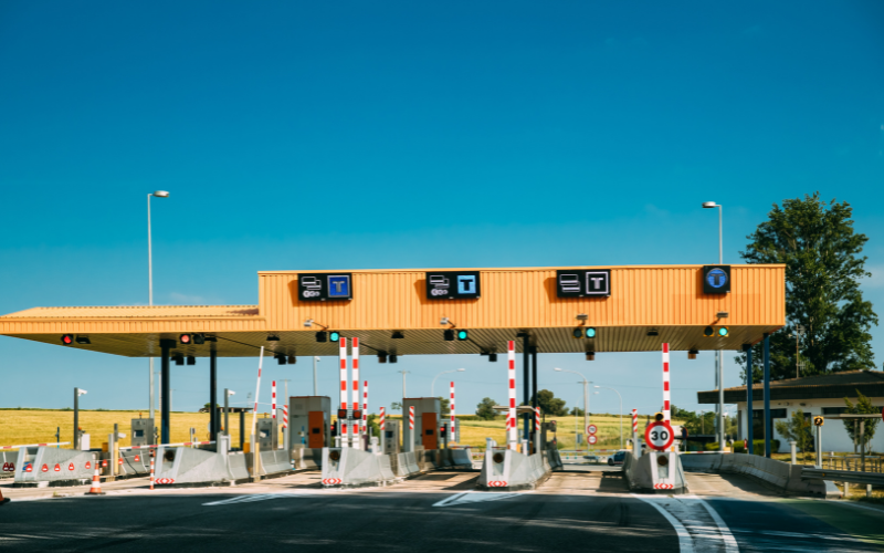 Toll charge station