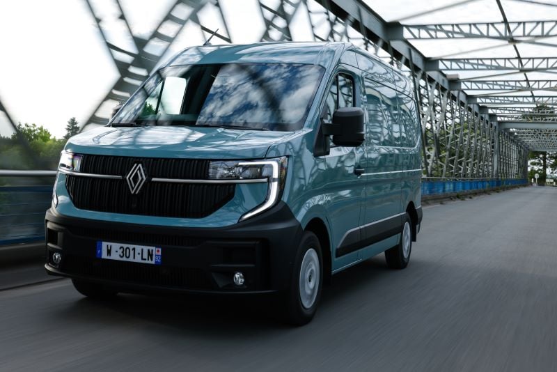 New Renault Master Scoops More Awards
