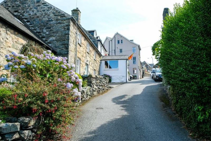fford-pen-llech