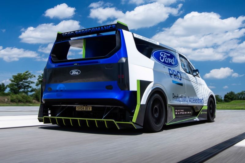 ford-supervan
