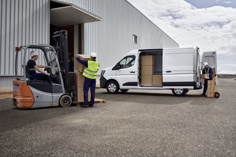 nissan-interstar