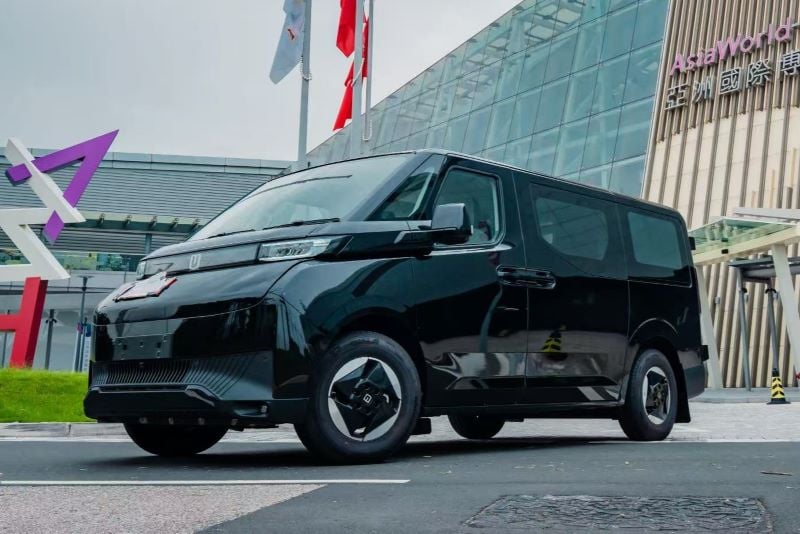Farizon SV Combi Brings Crew Van Flexibility to Electric Van Range