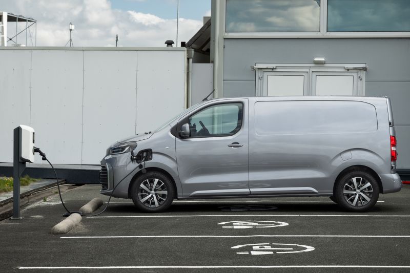 toyota-proace