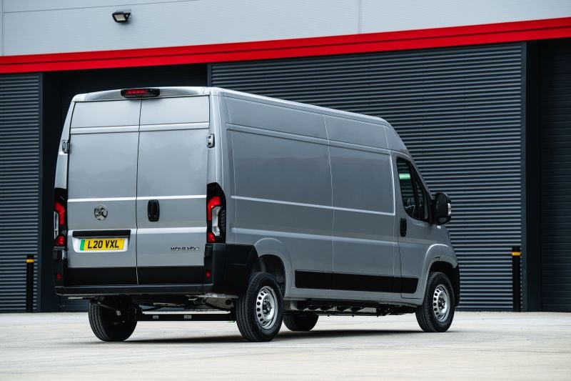 vauxhall-movano
