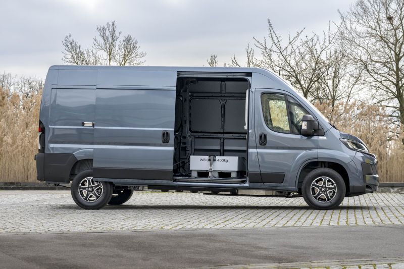vauxhall-movano