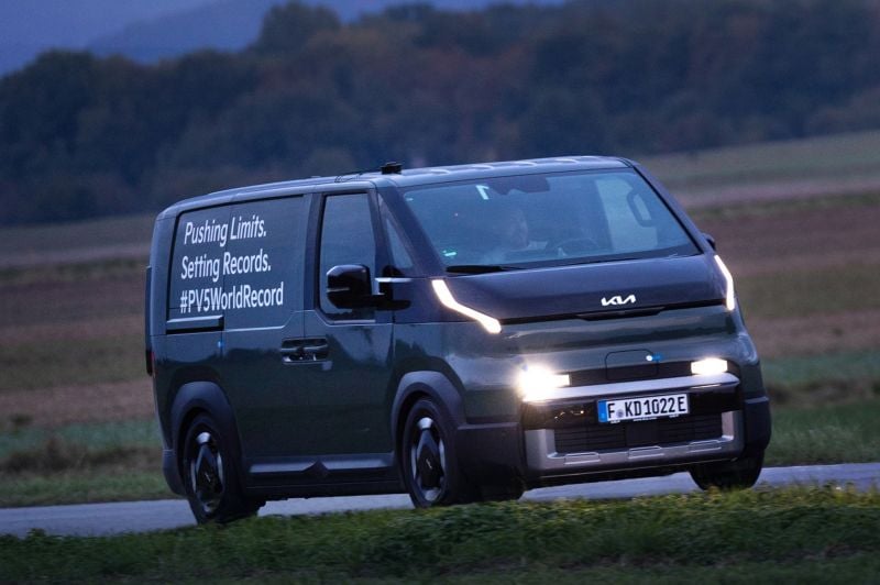 Fully Loaded Electric Kia PV5 Van Achieves 451-Miles Range
