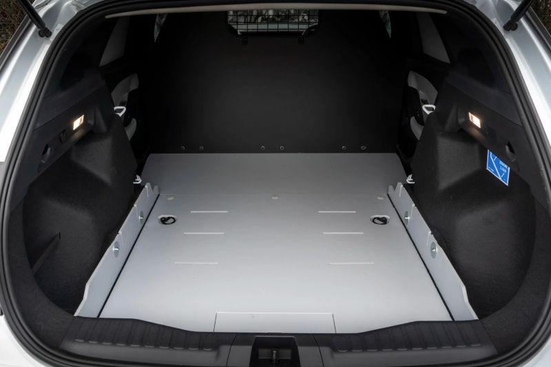 ford-explorer-van